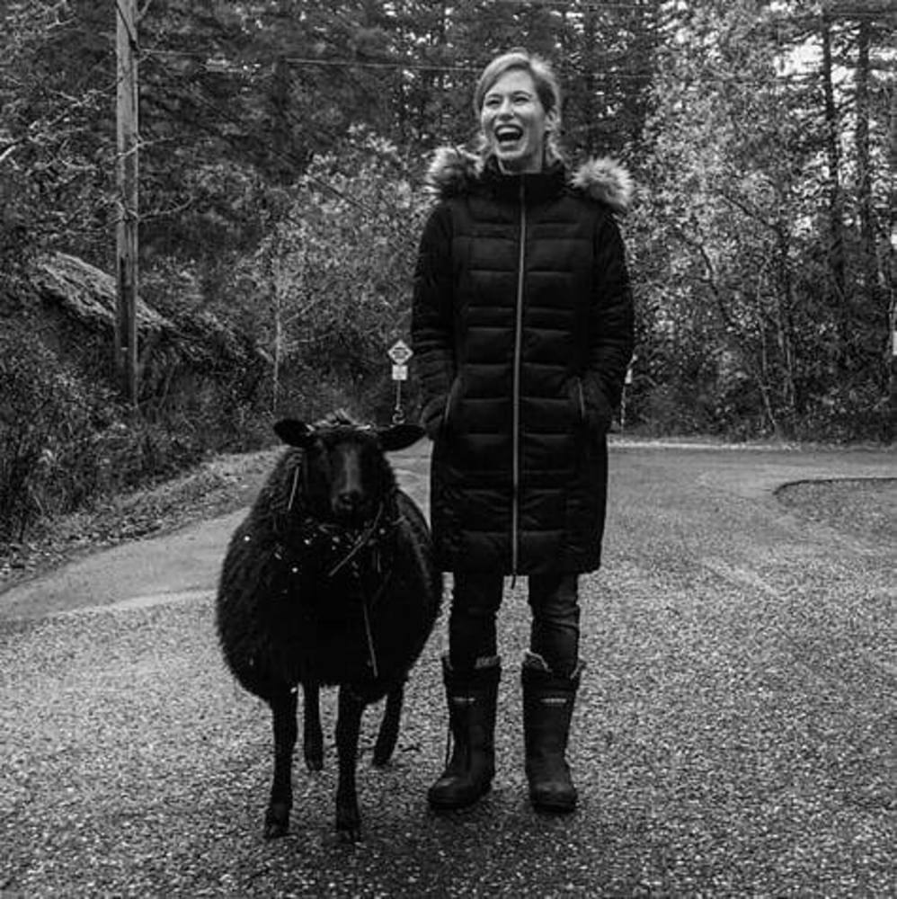 Meet your Posher, Nikki